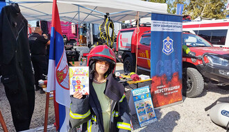 Novosadski vatrogasci u nedelju edukuju najmlađe i demonstriraju spasilačke veštine