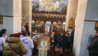 Savindan u Manastiru Rakovac, uz liturgiju, pesme i recitacije mališana (FOTO)