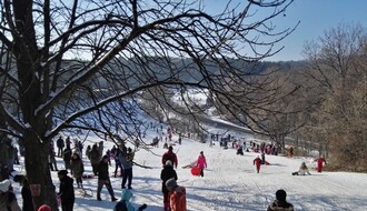 FOTO: Sankanje i prelepi zimski prizori na Fruškoj gori