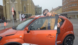 TRG SLOBODE: Održana promocija bezbednosti u saobraćaju u zimskim uslovima (FOTO)
