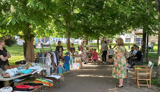 Garažna prodaja u parkiću kod Medicinske škole u subotu
