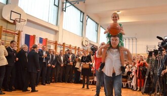 Nele asistirao za prvi koš: Mališani u Bukovcu dobili igralište