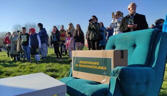 FOTO i VIDEO: Održan koncert za spas Telepskog parka, fotelja namenjena gradonačelniku ostala je prazna