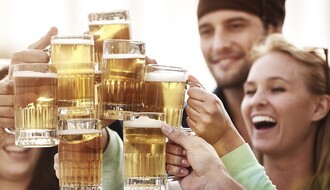 Sedam razloga zašto bi žene trebalo da piju pivo