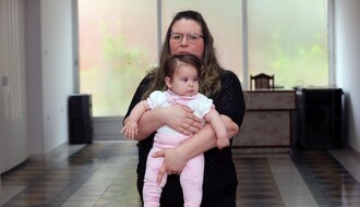 Upoznajte Sofiju, novosadsku bebu koja je rođena sa blizu šest kilograma (FOTO)
