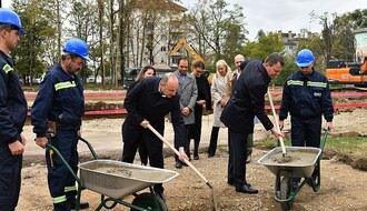 FOTO: Postavljen kamen temeljac za novu zgradu OŠ "Miloš Crnjanski"