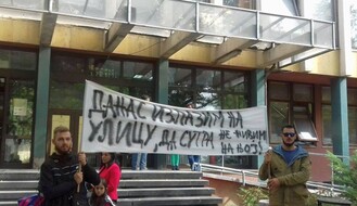 Jakšići poručili na protestu: "Ići ćemo do Strazbura!" (FOTO)