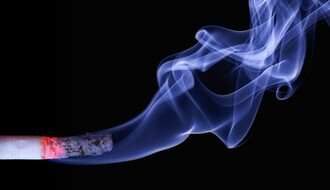 Vlada ne razmatra potpunu zabranu pušenja