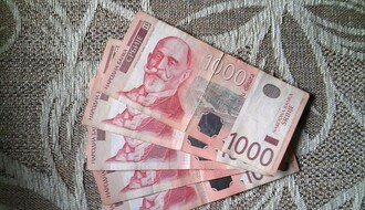Novosadski penzioneri s najmanjim primanjima od danas mogu podići 5.000 dinara pomoći