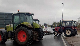 Peti dan protesta poljoprivrednika: U NS blokada Kaćke petlje