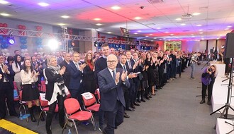 JEDNOGLASNO: Miloš Vučević treći put na čelu novosadskih naprednjaka
