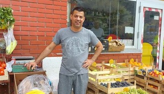 NOVOSAĐANI: Goran radi u piljarnici i on je omiljeni prodavac na Limanu
