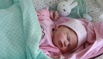 MATIČNA KNJIGA ROĐENIH: U Novom Sadu upisane 73 bebe