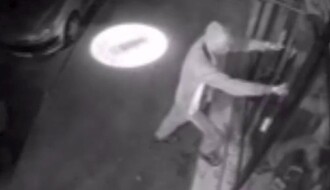 VIDEO: Nespretni lopov iz Novog Sada postao "hit dana" na društvenim mrežama