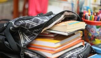 Besplatno školovanje: Cene udžbenika i ove godine visoke