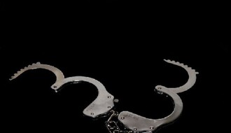 U Novom Sadu uhapšena tri mladića koji su opljačkali menjačnicu u Baču