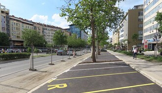 Završena rekonstukcija parking mesta na Bulevaru oslobođenja (FOTO)