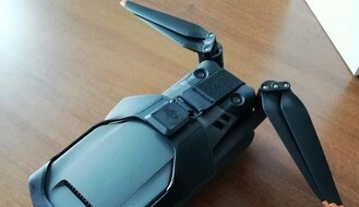 Carinarnica Novi Sad prodaje dron, tablet, fotoaparat, garderobu, naočare...