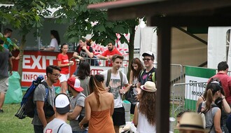 EXIT 2016: Stigli prvi gosti kampa na Štrandu (FOTO)
