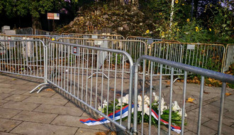 Novosađanima iz jednog Zbora nije dozvoljeno da polože venac na Osmatračnicu u Pionirskom parku