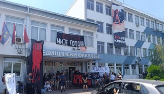 Nije prihvaćen studentski model nadoknade nastave na Medicinskom fakultetu, oni poručuju: Vidimo se 28. u Beogradu (FOTO i VIDEO)