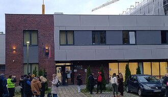 Priveden maloletni Milan Jaćimović, studenti zovu u PS u Radničkoj ulici (FOTO i VIDEO)