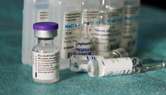 DIREKTOR "FAJZERA": U roku od 12 meseci verovatno će biti potrebna i treća doza vakcine