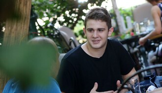 Aleksa Mijić, Jutjub zvezda: Žao mi je mladih  koje samo zanima ko će za vikend pevati u kafani
