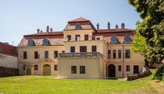 52 vikenda u Novom Sadu: Zavičajna zbirka Sremskih Karlovaca u palati patrijarha Josifa Rajaćića (FOTO)