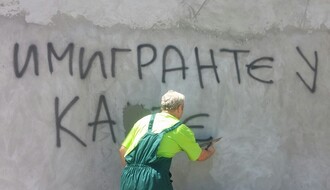 FOTO: Prekrečen grafit mržnje prema imigrantima