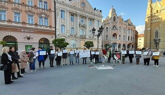 "NE PRISTAJEMO NA TIŠINU!": Združena akcija protiv nasilja nad ženama u utorak u NS – kreće sa tri tačke ka Trgu slobode