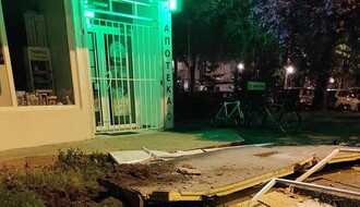FOTO: Deo terase pao sa šestog sprata zgrade na Limanu