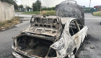 U centru Banjaluke Novosađaninu zapaljen automobil