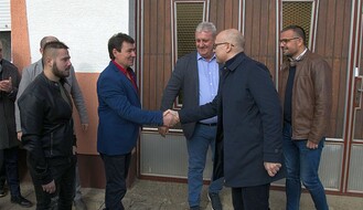 Vučević i Nedimović s Koviljčanima i Kaćanima razgovarali o komasaciji, penzijama, elektrifikaciji salaša... (FOTO)