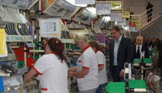 FOTO: Vučić obišao "Delfijevu" fabriku u Novom Sadu