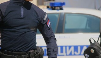 Mladić iz Novog Sada udario automobilom policajca prilikom legitimisanja