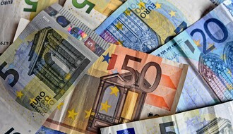 Za pomoć od 60 evra prijavilo se preko tri miliona građana