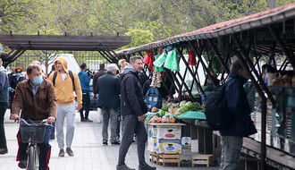 Prvi dan na Ribljoj pijaci: Srećni i prodavci i kupci (FOTO)
