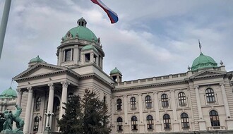 U Skupšini bez opozicije, a na zgradi snajperisti; Budžet brzinski izglasan (FOTO i VIDEO)