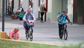 Evo u kojim ulicama u pešačkoj zoni u centru smete da vozite bicikl