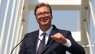 Vučić: Srbija izdvaja 45 miliona evra kao novogodišnji poklon mladima