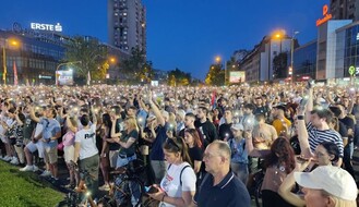 "Vostani Serbije": Hiljade građana tražilo raspisivanje izbora, studenti najavili građansku neposlušnost (FOTO i VIDEO)
