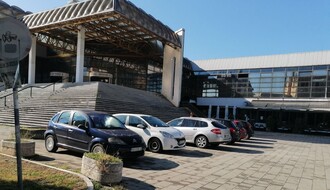 FOTO: Plato Spensa postao parkiralište