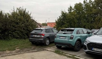 FOTO: Pakao u Bloku 8 u Petrovaradinu