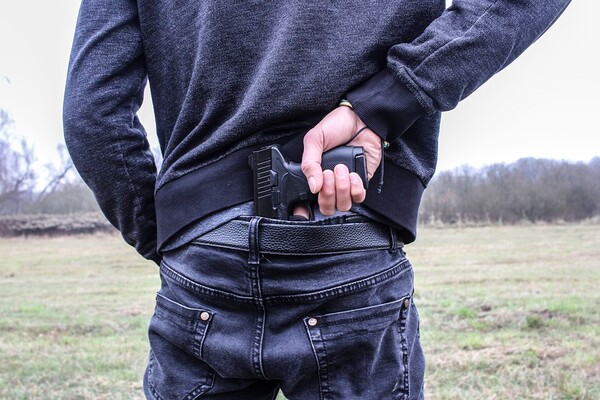 MUP: Novosađanin uhapšen zbog pucanja iz gasnog pištolja