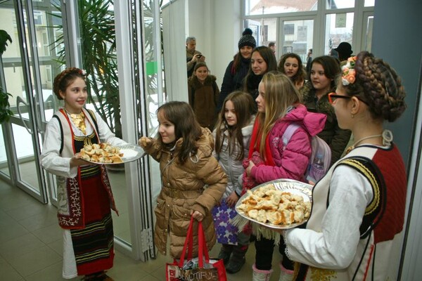 FOTO: Deca iz opštine Gračanica u poseti Novom Sadu