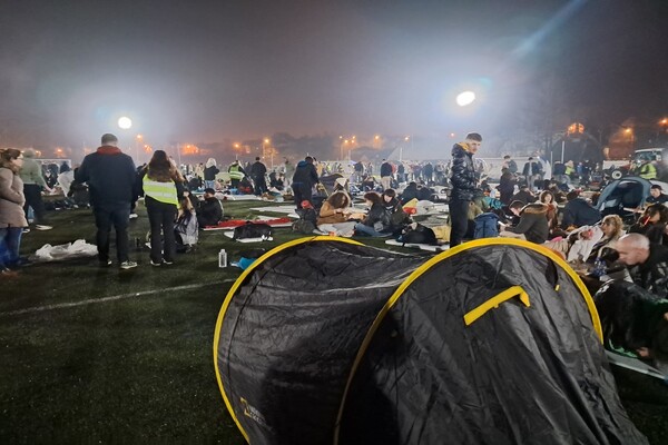 Odbijen zahtev studenata za smeštaj pešaka 30. oktobra u Inđiji, oni najavljuju "kampovanje" ispred zgrade Opštine Odbijen zahtev studenata za smeštaj pešaka 30. oktobra u Inđiji, oni najavljuju "kampovanje" ispred zgrade Opštine