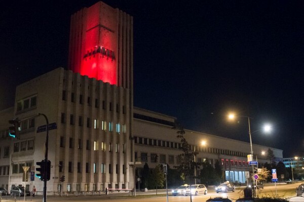 Besplatni pregledi na Svetski dan srca, Banovina osvetljena u znak podrške (FOTO)