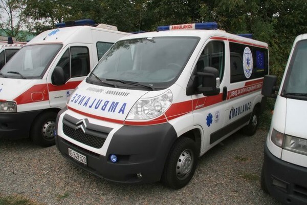 Dva učenika OŠ "Miloš Crnjanski" pala niz stepenice, jedan teže povređen
