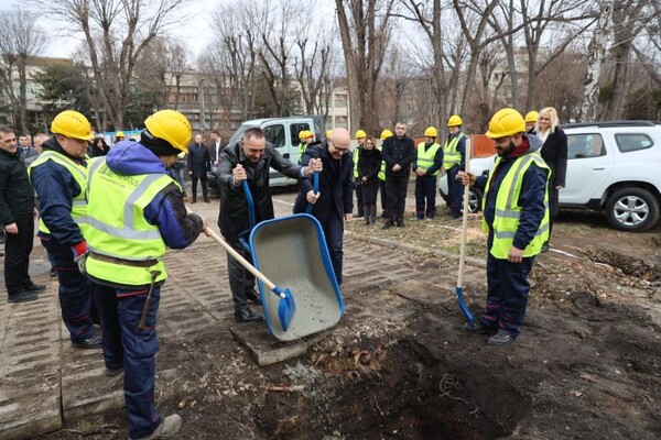 FOTO: Vulin i Vučević položili kamen temeljac za novu policijsku stanicu u Radničkoj ulici